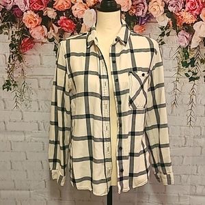 4/$25 Forever 21 L Flannel Top..Great Condition ,no stains ,rips none used